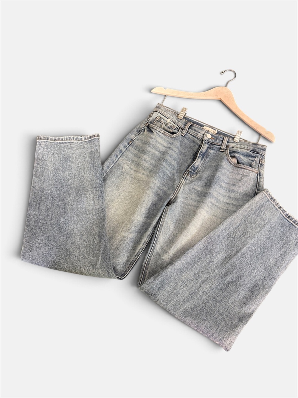 Cello High-Rise Straight Jeans in Faded Grey Wash